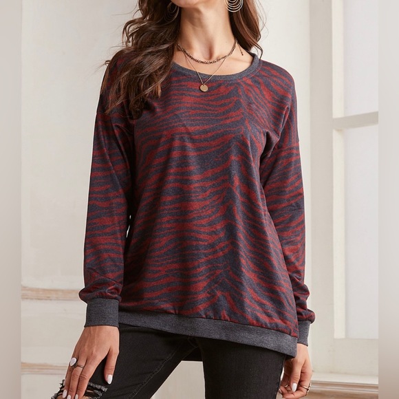 Suzanne Betro Charcoal & Wine Zebra Contrast Trim Long-Sleeve Sweatshirt… - Picture 1 of 11